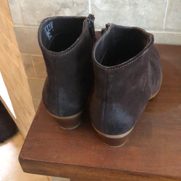 Clarks Booties - Picture 2 of 4